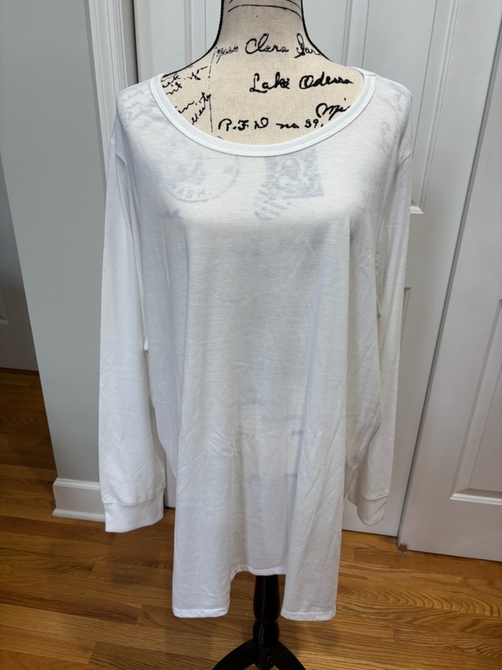 Torrid White Long Sleeve Signature Jersey Tee - Size 5 - NWT